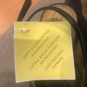 Soft cushioning, arch support, light weight and cowgirl cute!